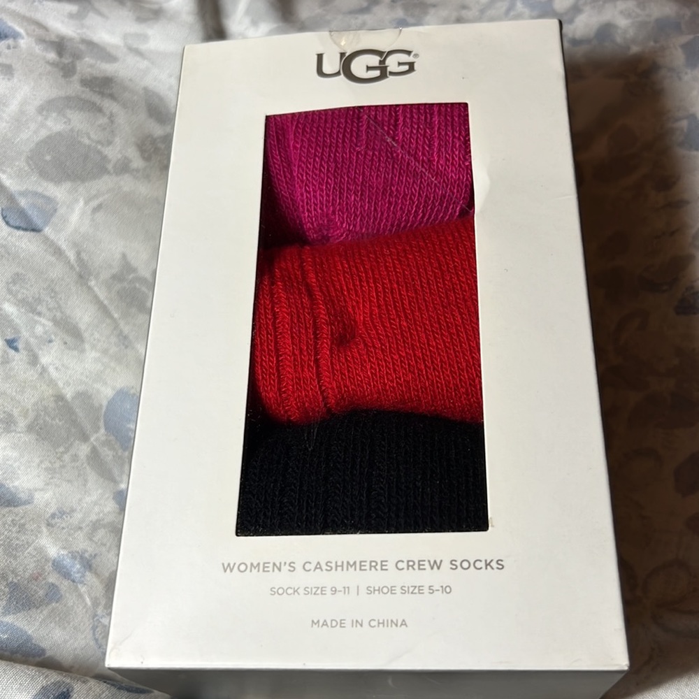 UGG cashmere crew socks fuchsia red black size 9-11 - Picture 1 of 3